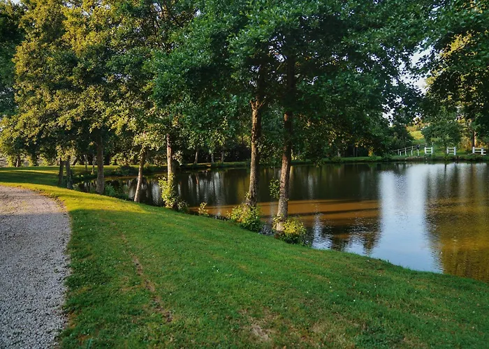 Au Domaine Du Mesnil *